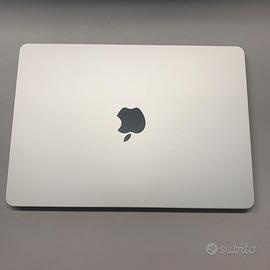 MacBook Air 13" M2 (2022) – 16GB RAM – 1TB SSD