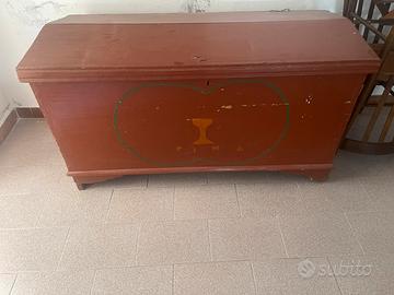 Cassapanca da restaurare sarda