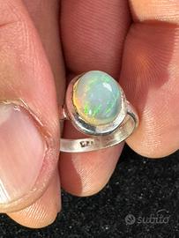 Anello in argento 925 con pietra opale bianco