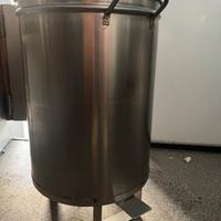 Pattumiera in acciaio