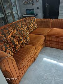 divano letto arancione
