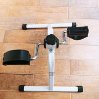 Bicicletta statica regolabile