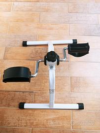 Bicicletta statica regolabile