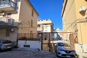 3 LOCALI A PALERMO