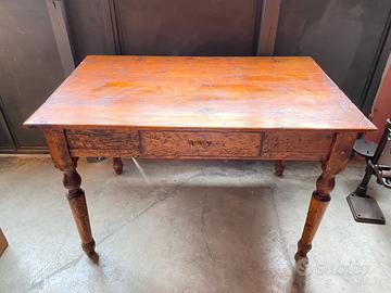 TAVOLO IN LEGNO INVECCHIATO