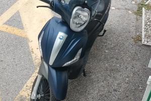 scooter piaggio Beverly 