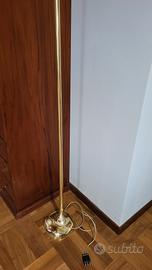 Piantana in ottone a luce Led