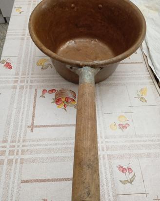 Antico paiolo in rame