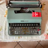 Macchina da scrivere olivetti