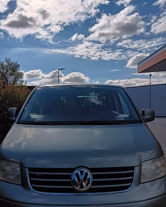 Volkswagen Caravelle Transporter