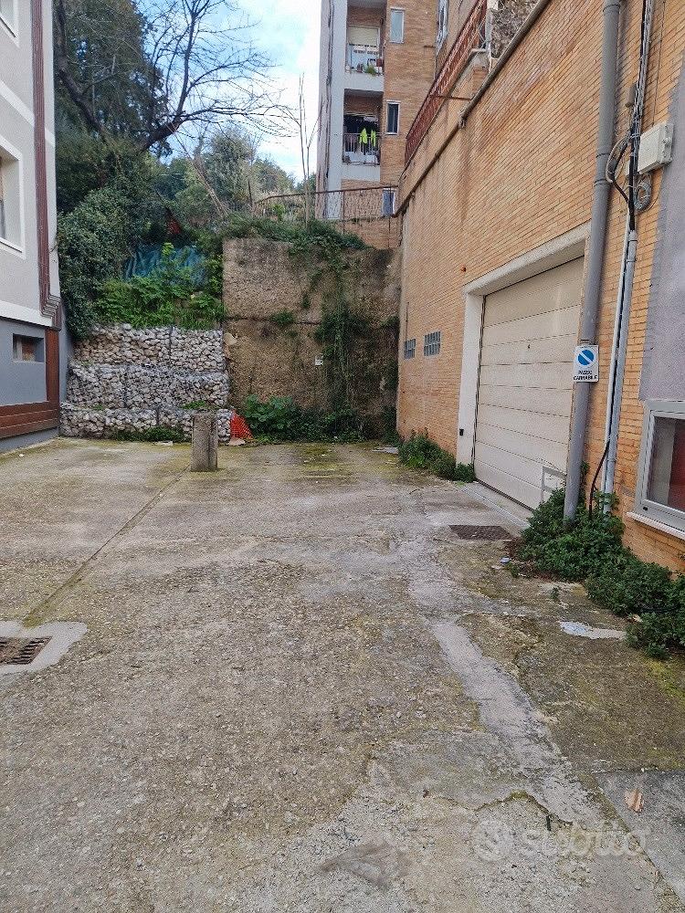 Posto auto esterno