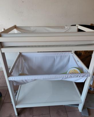 Fasciatoio per bambini con ripiani 