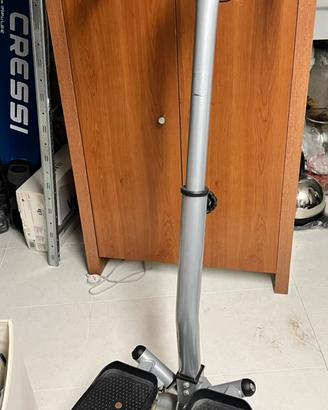 Stepper con manubrio regolabile