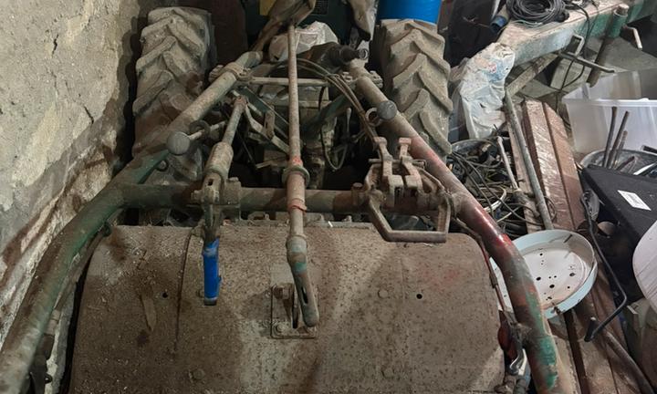 Motocoltivatore con fresa e carrelo ribaltabile4x4