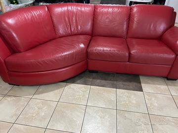 Divano in pelle colore rosso chateaux Dax
