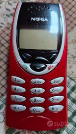 Cellulare Nokia 8210 rosso