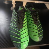 Scarpe da calcio marca “Umbro” piede 44