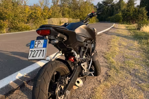 Honda cb 125 r