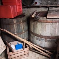 Botti, tini, torchio, pompa, deraspatrice,cassette