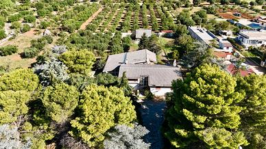 Villa a Crispiano in Via Mesole, 164