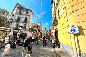 Via Annella di Massimo - locale commerciale