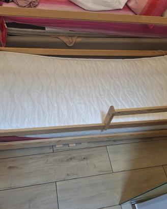letto Montessori in legno naturale, senza materass