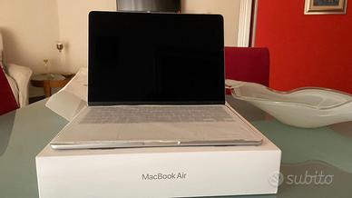 MacBook Air m4 da 13" - Chip M4 - anno 2025 - 16GB
