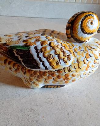 Terrina artigiana in forma di anatra in ceramica 