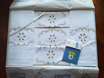 Lenzuola ricamate anni '70