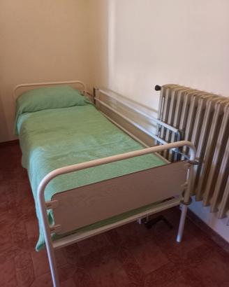 letto con manovella 