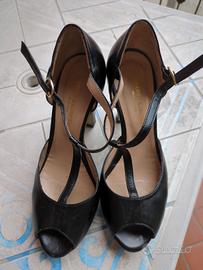 Scarpe con tacco alto 