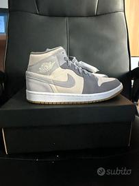 Jordan 1 Mid Particle Grey