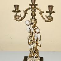 candelabro antico in metallo dorato e legno