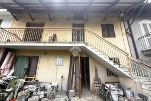 BIFAMILIARE A POIRINO