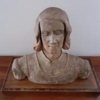 Statua mezzobusto