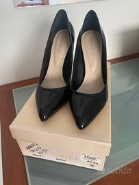 Scarpe in vernice nera