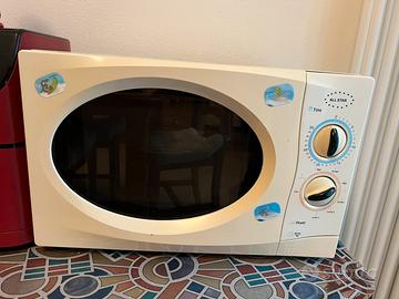 Microonde combinato con piatto girevole