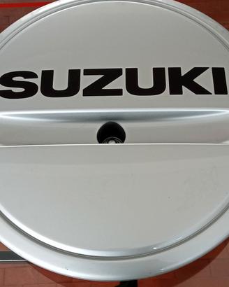 COPRIRUOTA POSTERIORE SUZUKI IN ABS  +  OMAGGIO