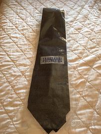 Cravatta Trussardi nuova con certificato