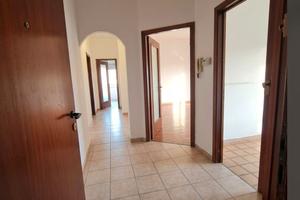 Vendita quadrilocale con balcone