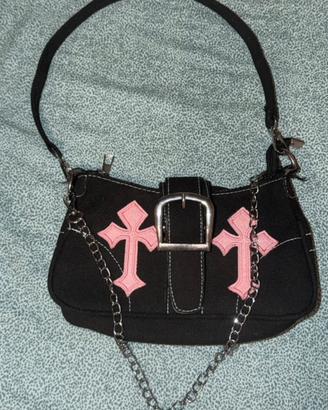 Borsa Yk2 con croci e catena - stile e moda!