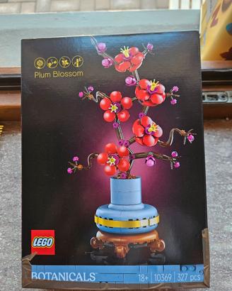 Lego, Plum Blossom 327 pezzi