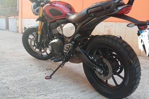 Triumph scrambler 400 x