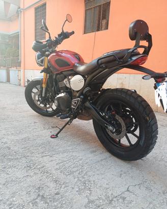 Triumph scrambler 400 x