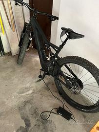 e-bike Specialized full black anno 2018
