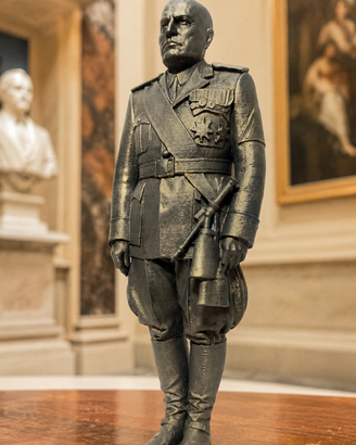 Statuetta  Benito Mussolini stile storico