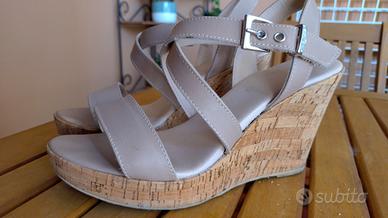 Sandali con zeppa in sughero 