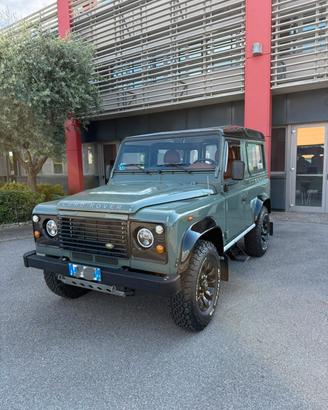 Land Rover Defender 90 2.4 TD4 Station Wagon E