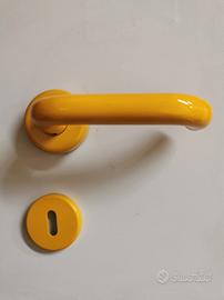 MANIGLIA GIALLA DOMUS MOD. STUDIO H 