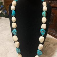 Collana in pietre dure di alta bigiotteria